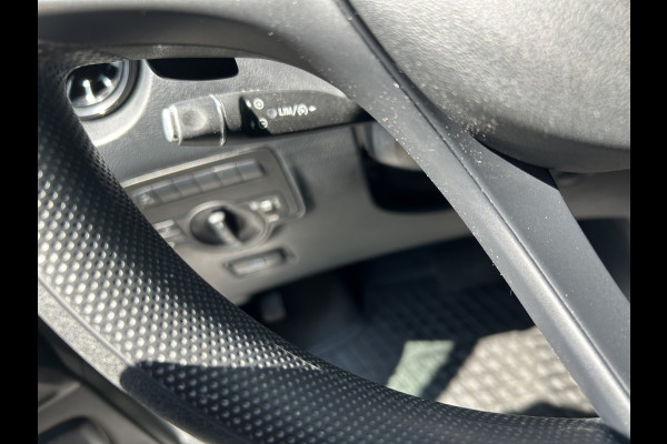 Mercedes-Benz Vito 114 CDI Camera / Navigatie / Parkeersensoren / Cruise control / Airco / 270 Graden achterdeuren