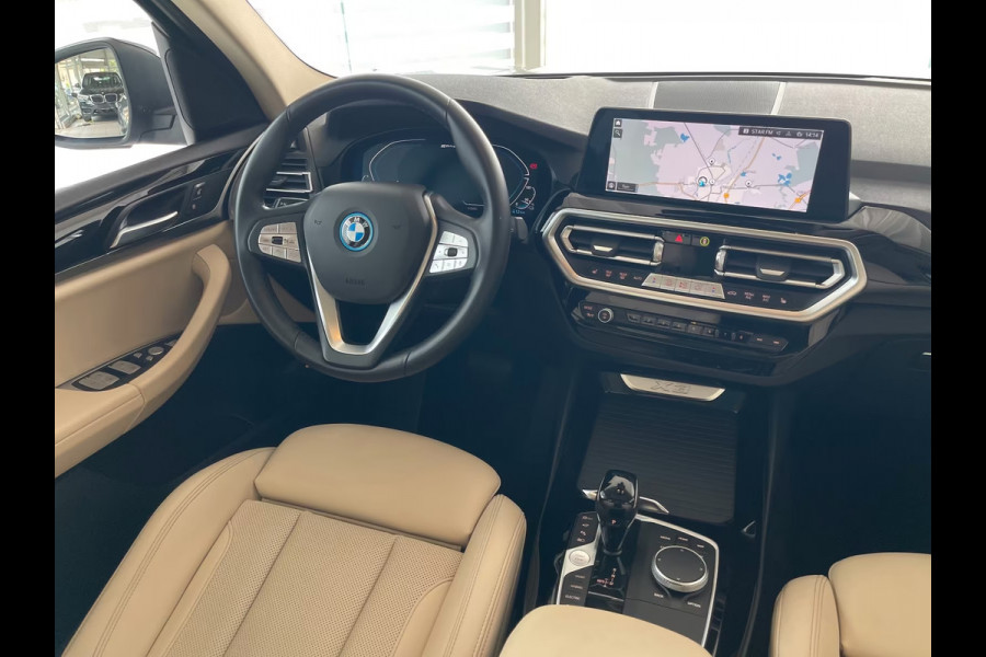 BMW X3 xDrive30e ** LASER, BEIGE LEDER, TREKH, PANORAMA, HuD, ACC, 19-inch LMV ** 1e eig - UNFALLFREI ** ** INFORMEER OOK NAAR ONZE AANTREKKELIJKE FINANCIAL-LEASE TARIEVEN **