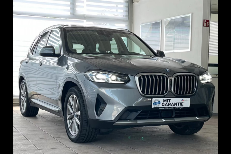 BMW X3 xDrive30e ** LASER, BEIGE LEDER, TREKH, PANORAMA, HuD, ACC, 19-inch LMV ** 1e eig - UNFALLFREI ** ** INFORMEER OOK NAAR ONZE AANTREKKELIJKE FINANCIAL-LEASE TARIEVEN **