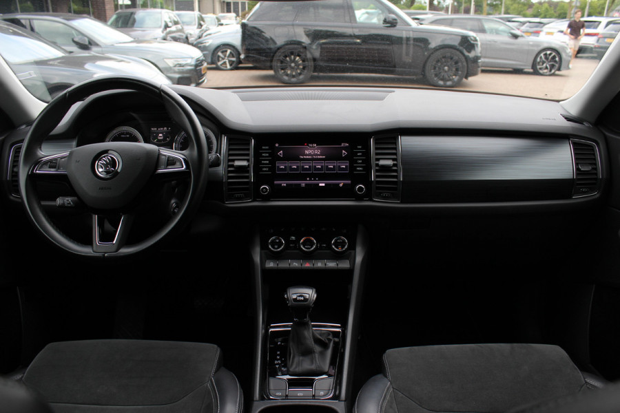 Škoda Kodiaq 1.5 TSI Business Edition / Trekhaak / Camera / Leder&Alcantara / 19'' / Keyless / Premium Audio / Dodehoek / DAB / Stoelverwarming / ACC