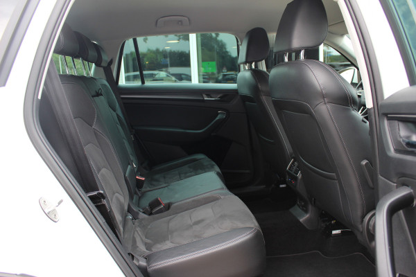 Škoda Kodiaq 1.5 TSI Business Edition / Trekhaak / Camera / Leder&Alcantara / 19'' / Keyless / Premium Audio / Dodehoek / DAB / Stoelverwarming / ACC