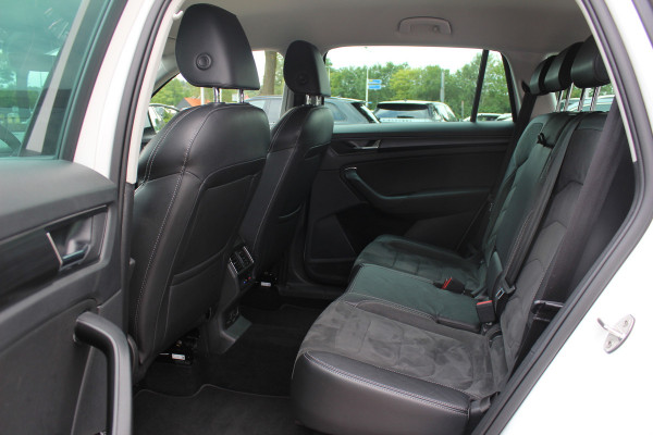 Škoda Kodiaq 1.5 TSI Business Edition / Trekhaak / Camera / Leder&Alcantara / 19'' / Keyless / Premium Audio / Dodehoek / DAB / Stoelverwarming / ACC