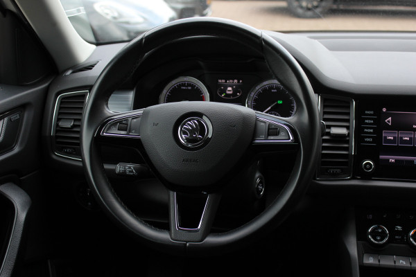 Škoda Kodiaq 1.5 TSI Business Edition / Trekhaak / Camera / Leder&Alcantara / 19'' / Keyless / Premium Audio / Dodehoek / DAB / Stoelverwarming / ACC