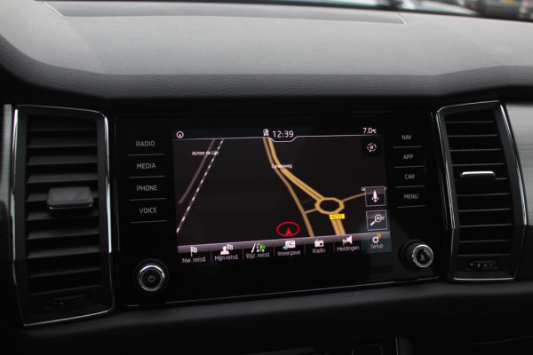 Škoda Kodiaq 1.5 TSI Business Edition / Trekhaak / Camera / Leder&Alcantara / 19'' / Keyless / Premium Audio / Dodehoek / DAB / Stoelverwarming / ACC