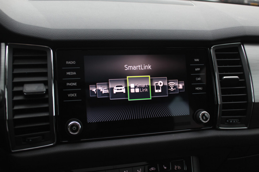 Škoda Kodiaq 1.5 TSI Business Edition / Trekhaak / Camera / Leder&Alcantara / 19'' / Keyless / Premium Audio / Dodehoek / DAB / Stoelverwarming / ACC