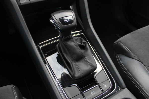 Škoda Kodiaq 1.5 TSI Business Edition / Trekhaak / Camera / Leder&Alcantara / 19'' / Keyless / Premium Audio / Dodehoek / DAB / Stoelverwarming / ACC