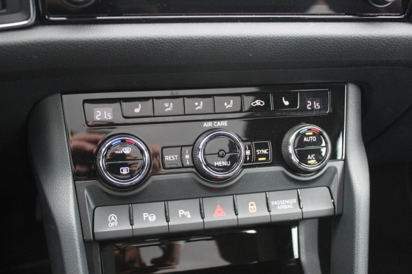 Škoda Kodiaq 1.5 TSI Business Edition / Trekhaak / Camera / Leder&Alcantara / 19'' / Keyless / Premium Audio / Dodehoek / DAB / Stoelverwarming / ACC