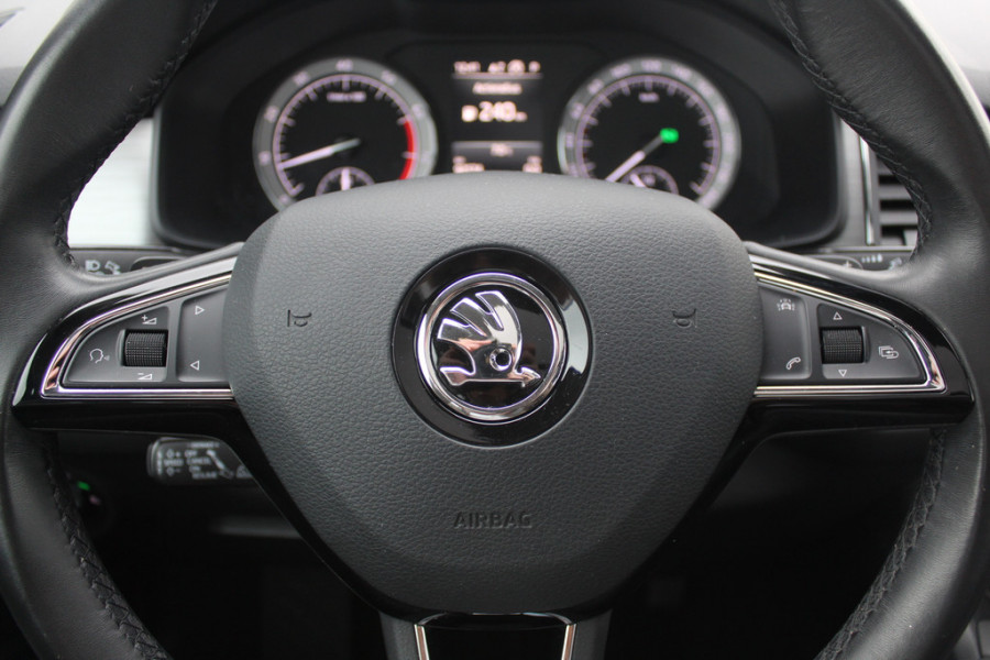 Škoda Kodiaq 1.5 TSI Business Edition / Trekhaak / Camera / Leder&Alcantara / 19'' / Keyless / Premium Audio / Dodehoek / DAB / Stoelverwarming / ACC
