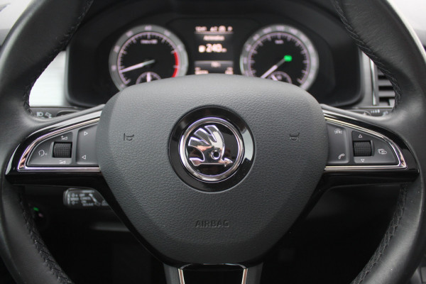 Škoda Kodiaq 1.5 TSI Business Edition / Trekhaak / Camera / Leder&Alcantara / 19'' / Keyless / Premium Audio / Dodehoek / DAB / Stoelverwarming / ACC