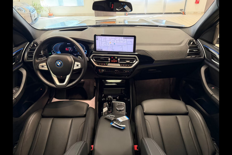 BMW X3 xDrive30e ** LED, LEDER, PANORAMA, VERW. ST, HuD, ALARM, 19-inch LMV ** 1e eig - UNFALLFREI ** ** INFORMEER OOK NAAR ONZE AANTREKKELIJKE FINANCIAL-LEASE TARIEVEN **