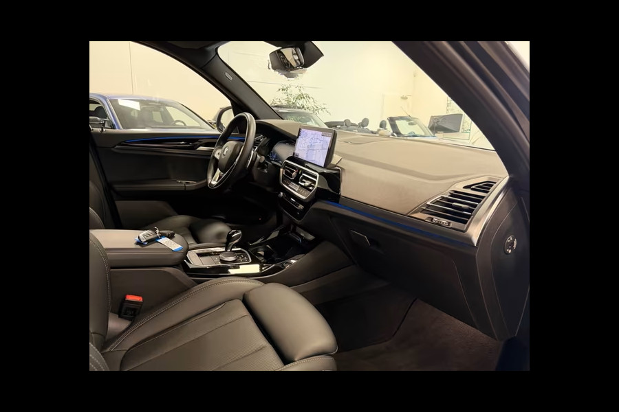 BMW X3 xDrive30e ** LED, LEDER, PANORAMA, VERW. ST, HuD, ALARM, 19-inch LMV ** 1e eig - UNFALLFREI ** ** INFORMEER OOK NAAR ONZE AANTREKKELIJKE FINANCIAL-LEASE TARIEVEN **