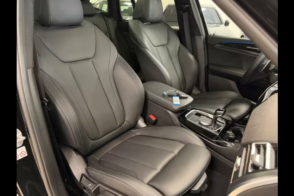 BMW X3 xDrive30e ** LED, LEDER, PANORAMA, VERW. ST, HuD, ALARM, 19-inch LMV ** 1e eig - UNFALLFREI ** ** INFORMEER OOK NAAR ONZE AANTREKKELIJKE FINANCIAL-LEASE TARIEVEN **