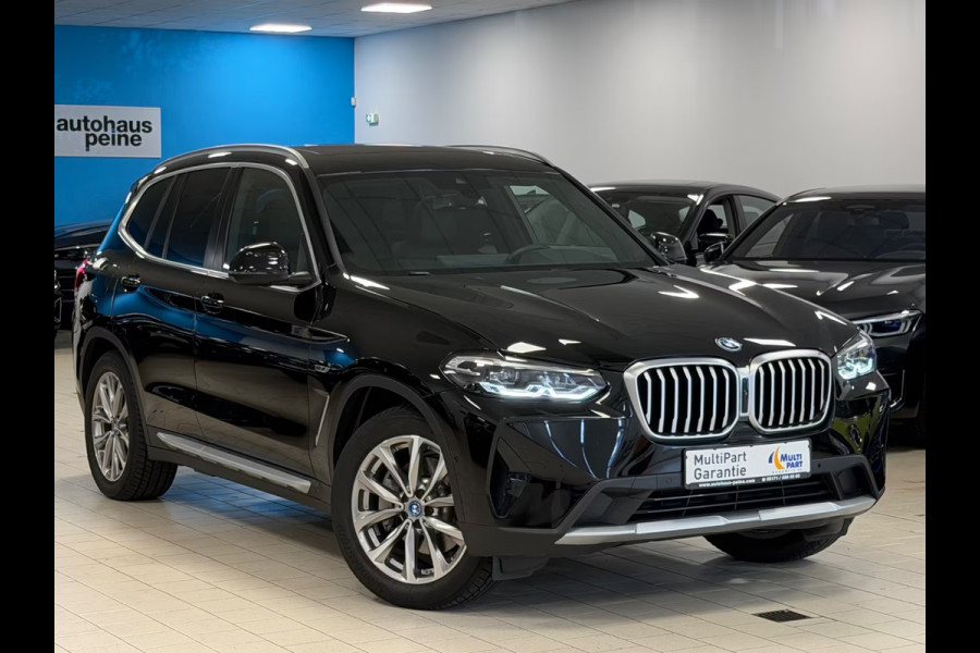BMW X3 xDrive30e ** LED, LEDER, PANORAMA, VERW. ST, HuD, ALARM, 19-inch LMV ** 1e eig - UNFALLFREI ** ** INFORMEER OOK NAAR ONZE AANTREKKELIJKE FINANCIAL-LEASE TARIEVEN **
