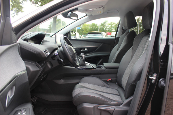 Peugeot 3008 1.2 PureTech Blue Lease Premium / 53.018 km / Trekhaak / Camera / Navigatie / Keyless / 19'' / Dodehoek / CarPlay / DAB / Cruise Control / LED Koplampen