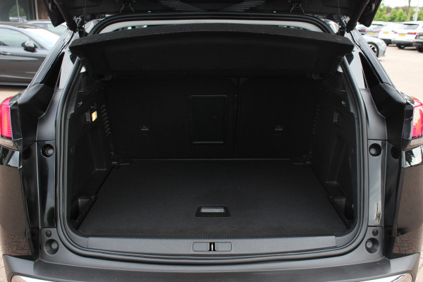 Peugeot 3008 1.2 PureTech Blue Lease Premium / 53.018 km / Trekhaak / Camera / Navigatie / Keyless / 19'' / Dodehoek / CarPlay / DAB / Cruise Control / LED Koplampen