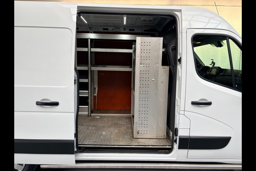Renault Master Automaat Servicewagen T35 2.3 dCi 150pk L2H2 Energy Work Edition 3persoons, BOTT inrichting, Trekhaak Rijklaarprijs