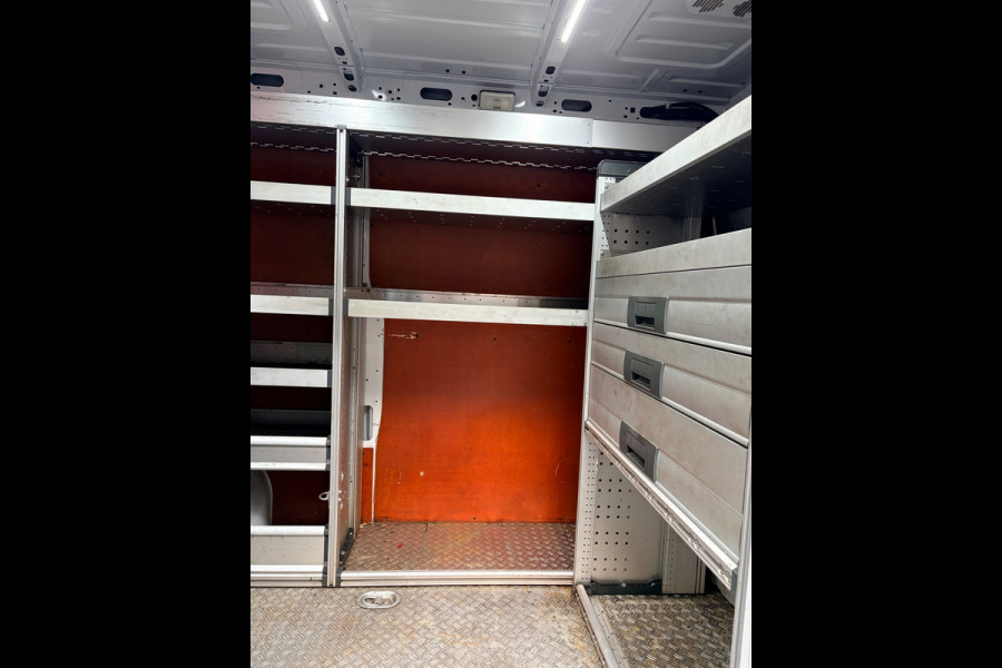 Renault Master Automaat Servicewagen T35 2.3 dCi 150pk L2H2 Energy Work Edition 3persoons, BOTT inrichting, Trekhaak Rijklaarprijs