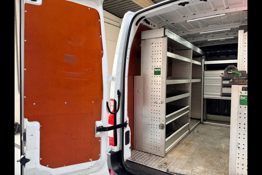 Renault Master Automaat Servicewagen T35 2.3 dCi 150pk L2H2 Energy Work Edition 3persoons, BOTT inrichting, Trekhaak Rijklaarprijs