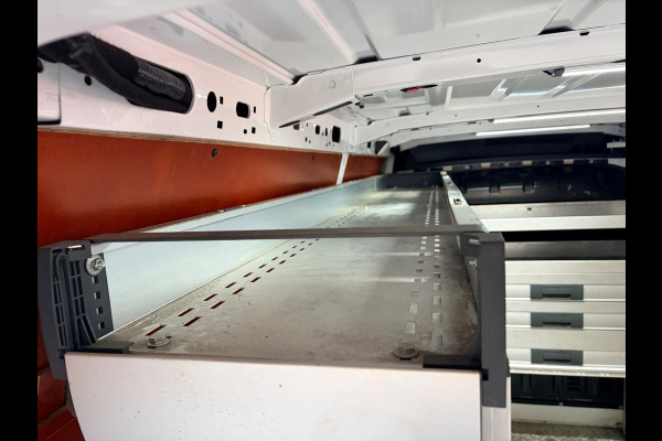 Renault Master Automaat Servicewagen T35 2.3 dCi 150pk L2H2 Energy Work Edition 3persoons, BOTT inrichting, Trekhaak Rijklaarprijs