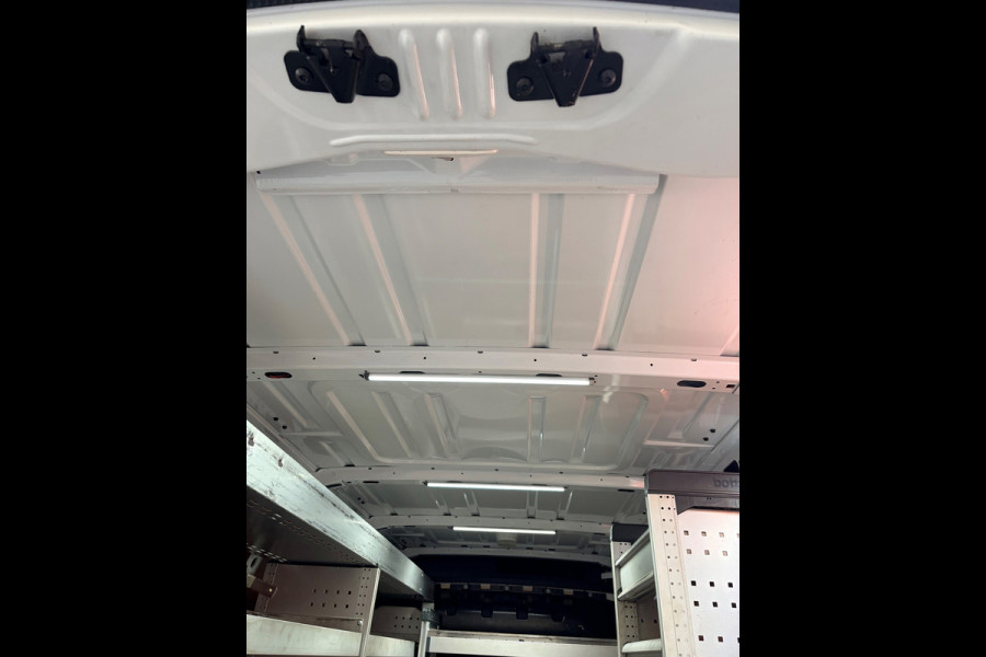 Renault Master Automaat Servicewagen T35 2.3 dCi 150pk L2H2 Energy Work Edition 3persoons, BOTT inrichting, Trekhaak Rijklaarprijs