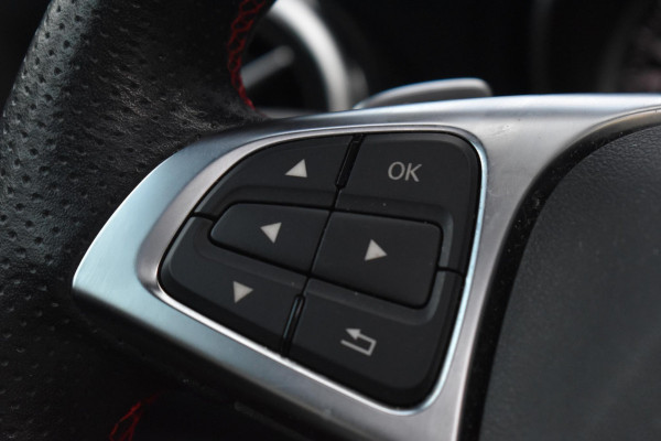Mercedes-Benz GLA 180 AMG Line Pano Keyless Camera LED