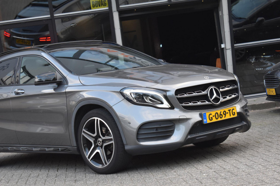 Mercedes-Benz GLA 180 AMG Line Pano Keyless Camera LED