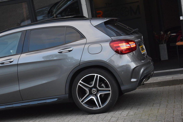 Mercedes-Benz GLA 180 AMG Line Pano Keyless Camera LED