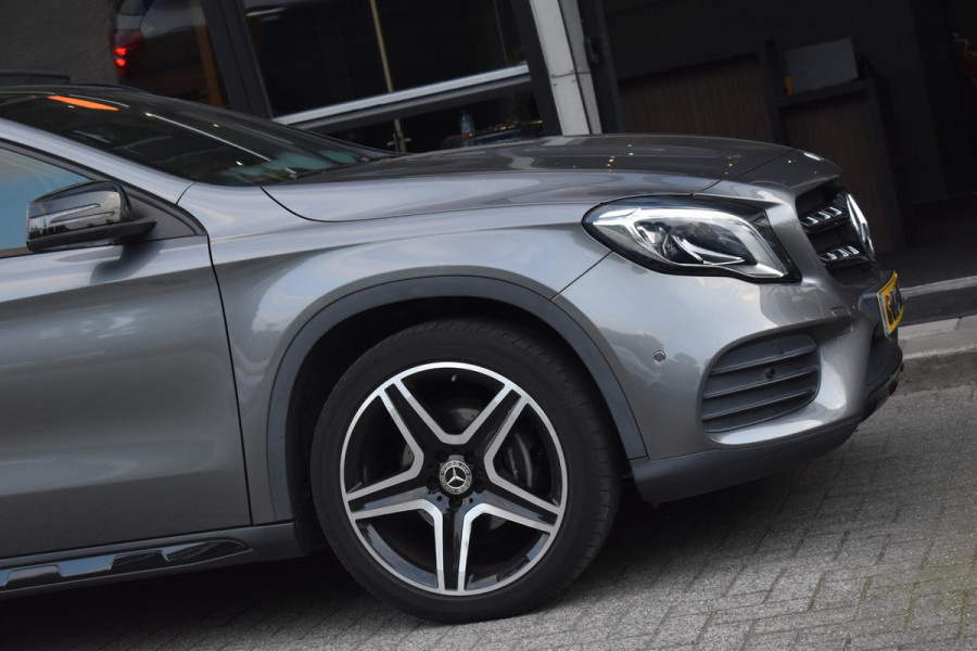Mercedes-Benz GLA 180 AMG Line Pano Keyless Camera LED