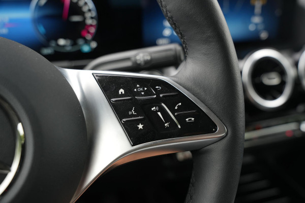 Mercedes-Benz GLA 250 e Business Solution Adapt. Cruise Stoelverw. LED Dodehoek
