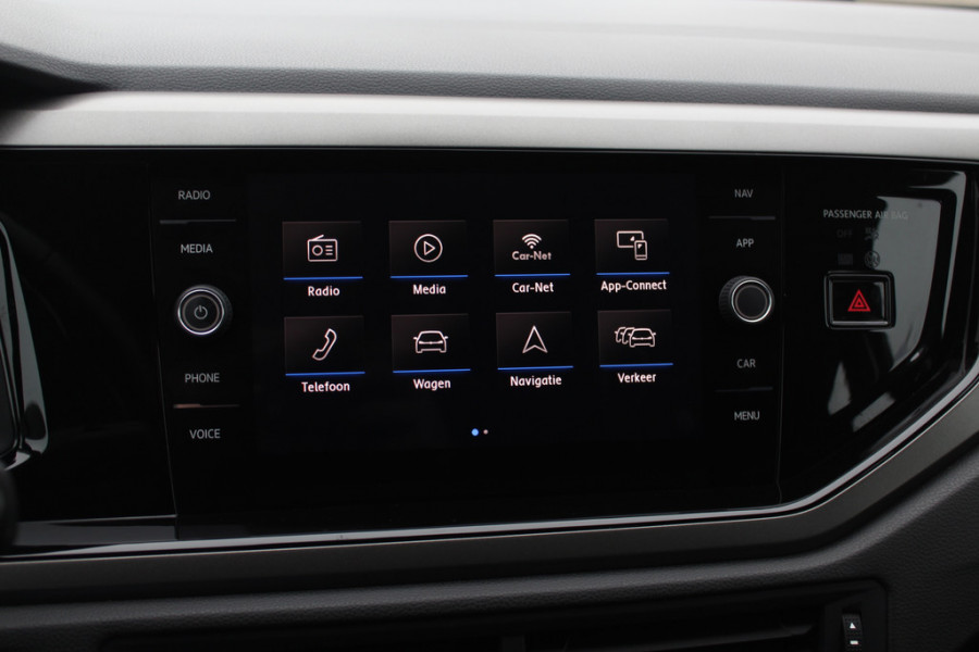 Volkswagen Polo 1.0 TSI Comfortline R-line / Camera / Navigatie / Parkeerhulp V+A / LED / 16'' / Apple CarPlay / Getint glas / Cruise Control Adaptief