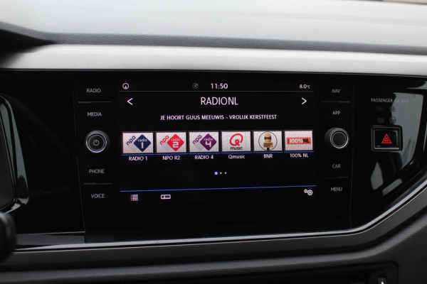 Volkswagen Polo 1.0 TSI Comfortline R-line / Camera / Navigatie / Parkeerhulp V+A / LED / 16'' / Apple CarPlay / Getint glas / Cruise Control Adaptief