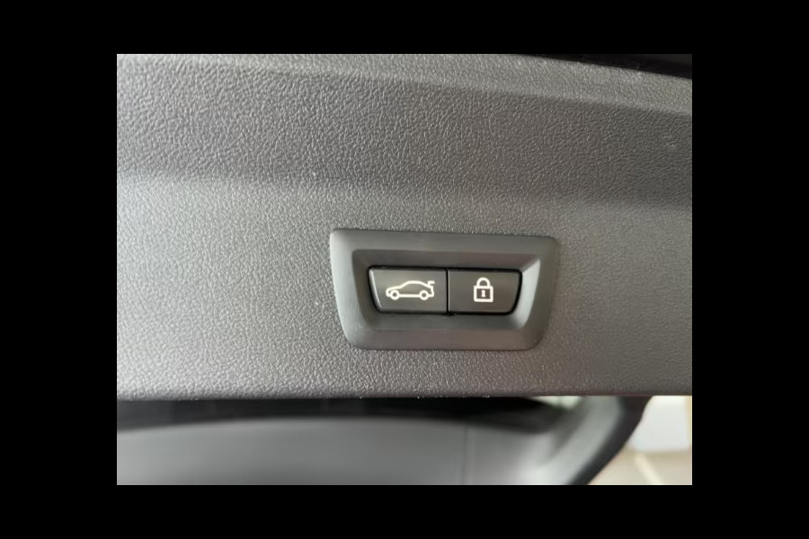 BMW X3 xDrive30e M-SPORT ** LED, COGNAC LEDER, PANORAMA, H&K, M-REM, 19-inch LMV ** 1e EIG - UNFALLFREI - BMW ONDERH ** ** INFORMEER OOK NAAR ONZE AANTREKKELIJKE FINANCIAL-LEASE TARIEVEN **