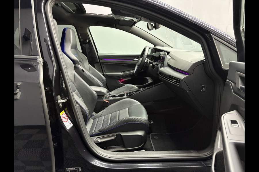 Volkswagen Golf 8 2.0 TSI R 4Motion Akra