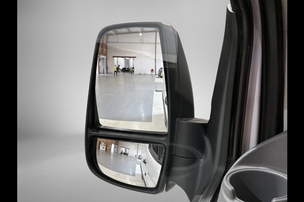 Ford Transit 2.0 TDCI L2H2 3Pers. / Pdc.V+A / Airco / Radio multimedia / Imperial / Apk 07-2027