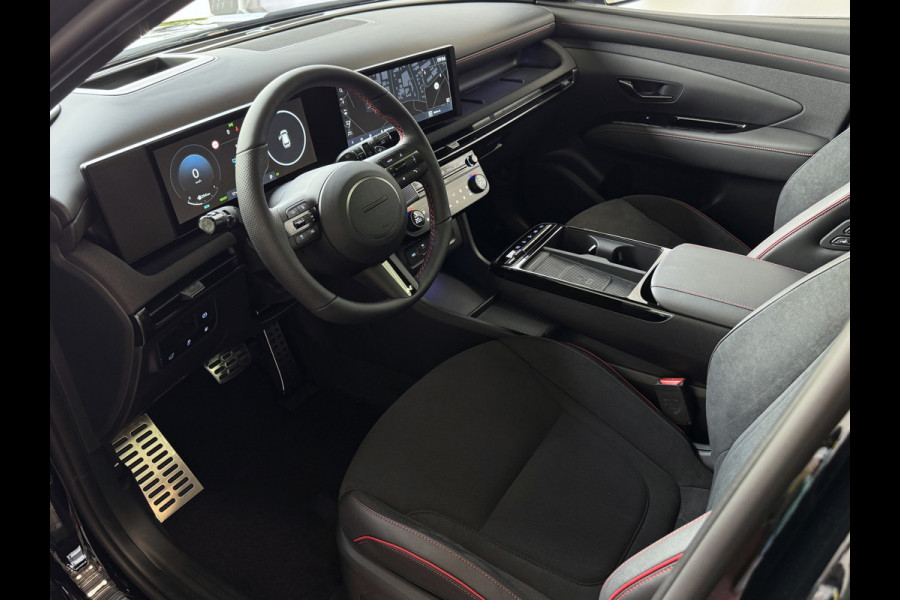 Hyundai Tucson NIEUWE AUTO 1.6 T-GDI PHEV N-LINE 360CAM ELEK.KLEP ELEK.STOEL MET GEHEUGEN VERWARMD/KOELING SUBWOOFER 19" LMV ZWARTE HEMEL STUUR PLUG IN HYBRIDE