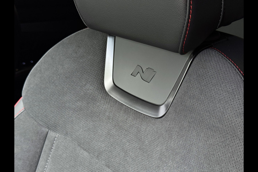 Hyundai Tucson NIEUWE AUTO 1.6 T-GDI PHEV N-LINE 360CAM ELEK.KLEP ELEK.STOEL MET GEHEUGEN VERWARMD/KOELING SUBWOOFER 19" LMV ZWARTE HEMEL STUUR PLUG IN HYBRIDE