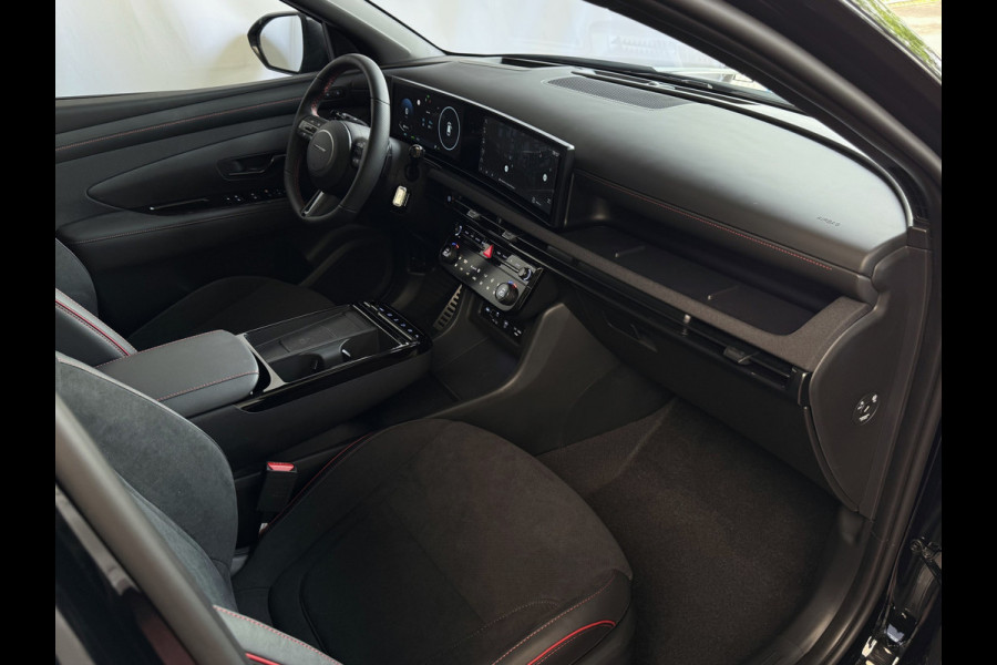 Hyundai Tucson NIEUWE AUTO 1.6 T-GDI PHEV N-LINE 360CAM ELEK.KLEP ELEK.STOEL MET GEHEUGEN VERWARMD/KOELING SUBWOOFER 19" LMV ZWARTE HEMEL STUUR PLUG IN HYBRIDE