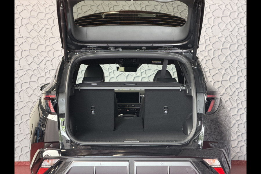 Hyundai Tucson NIEUWE AUTO 1.6 T-GDI PHEV N-LINE 360CAM ELEK.KLEP ELEK.STOEL MET GEHEUGEN VERWARMD/KOELING SUBWOOFER 19" LMV ZWARTE HEMEL STUUR PLUG IN HYBRIDE