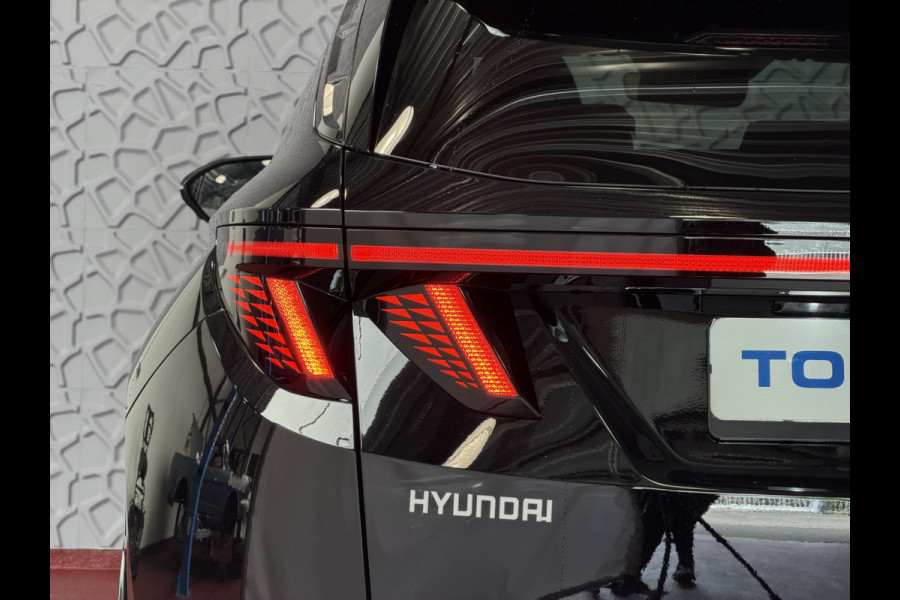 Hyundai Tucson NIEUWE AUTO 1.6 T-GDI PHEV N-LINE 360CAM ELEK.KLEP ELEK.STOEL MET GEHEUGEN VERWARMD/KOELING SUBWOOFER 19" LMV ZWARTE HEMEL STUUR PLUG IN HYBRIDE