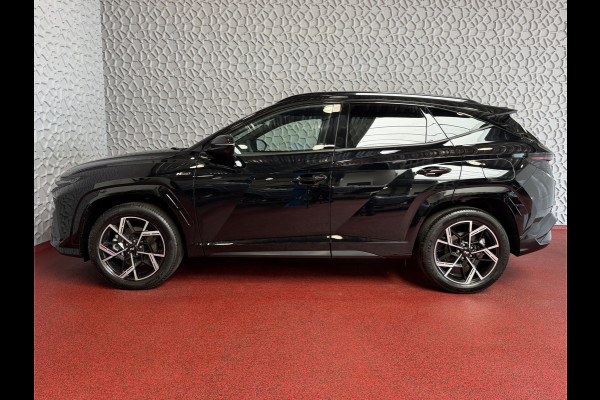 Hyundai Tucson NIEUWE AUTO 1.6 T-GDI PHEV N-LINE 360CAM ELEK.KLEP ELEK.STOEL MET GEHEUGEN VERWARMD/KOELING SUBWOOFER 19" LMV ZWARTE HEMEL STUUR PLUG IN HYBRIDE