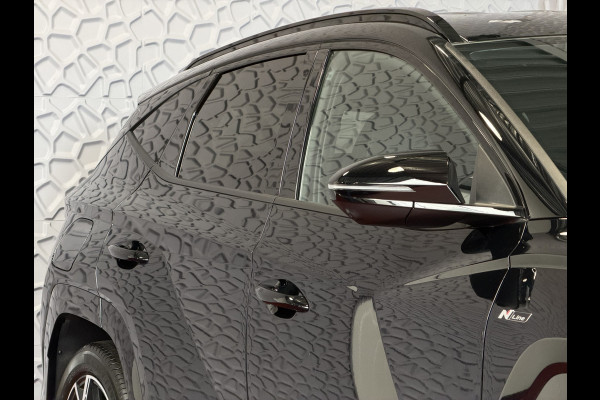 Hyundai Tucson NIEUWE AUTO 1.6 T-GDI PHEV N-LINE 360CAM ELEK.KLEP ELEK.STOEL MET GEHEUGEN VERWARMD/KOELING SUBWOOFER 19" LMV ZWARTE HEMEL STUUR PLUG IN HYBRIDE