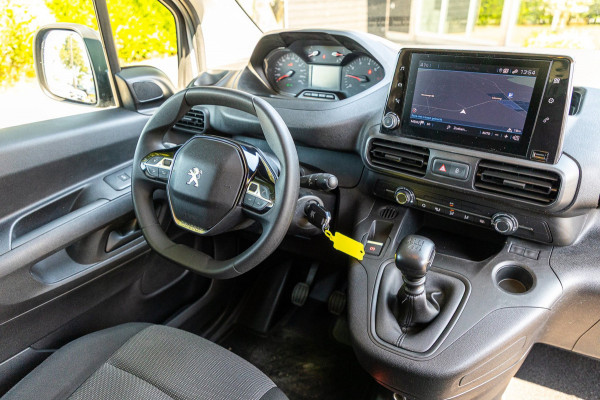 Peugeot Partner 1.2 PureTech 110 PK Premium Airco I Parkeersensoren I CarPlay I Android I Cruise I Navigatie I NAP