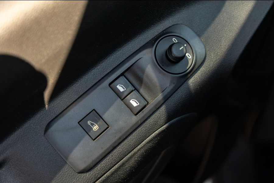 Peugeot Partner 1.2 PureTech 110 PK Premium Airco I Parkeersensoren I CarPlay I Android I Cruise I Navigatie I NAP