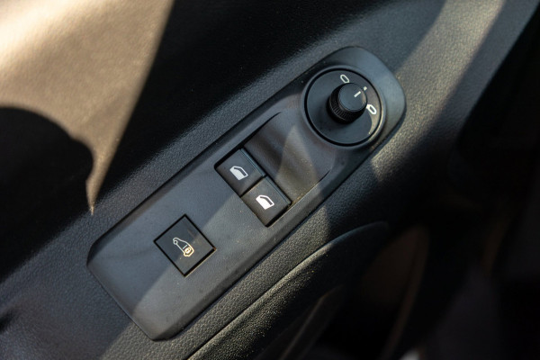 Peugeot Partner 1.2 PureTech 110 PK Premium Airco I Parkeersensoren I CarPlay I Android I Cruise I Navigatie I NAP