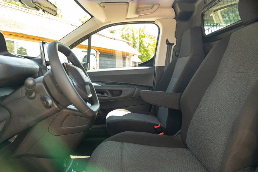 Peugeot Partner 1.2 PureTech 110 PK Premium Airco I Parkeersensoren I CarPlay I Android I Cruise I Navigatie I NAP