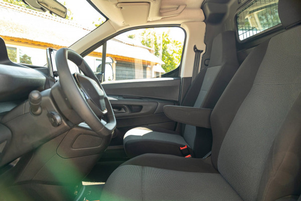 Peugeot Partner 1.2 PureTech 110 PK Premium Airco I Parkeersensoren I CarPlay I Android I Cruise I Navigatie I NAP