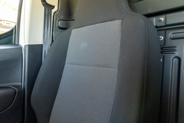 Peugeot Partner 1.2 PureTech 110 PK Premium Airco I Parkeersensoren I CarPlay I Android I Cruise I Navigatie I NAP