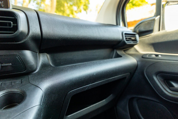 Peugeot Partner 1.2 PureTech 110 PK Premium Airco I Parkeersensoren I CarPlay I Android I Cruise I Navigatie I NAP