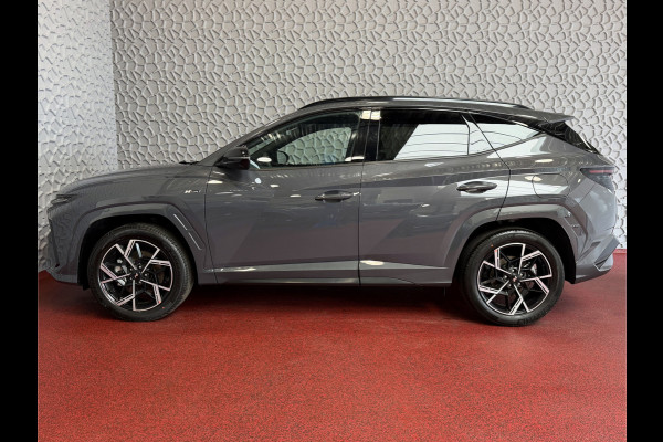 Hyundai Tucson ONGEBRUIKTE AUTO 1.6 T-GDI PHEV N-LINE CAMERA ELEK.KLEP ELEK.STOEL/GEHEUG.VERW/GEKOELD SUBWFR 19''LMV ZWARTE HEMEL STUURVERW. PLUG IN HYBRIDE