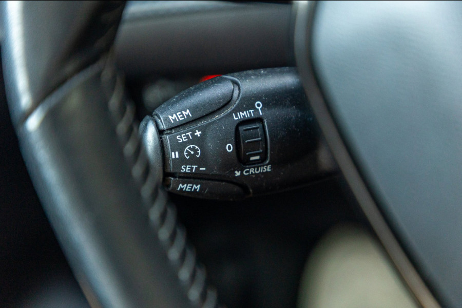 Peugeot e-208 EV Allure 50 kWh Soh 83% I Led I Half leder I Sfeerverlichting I Camera I Android I CarPlay I NL Auto I NAP